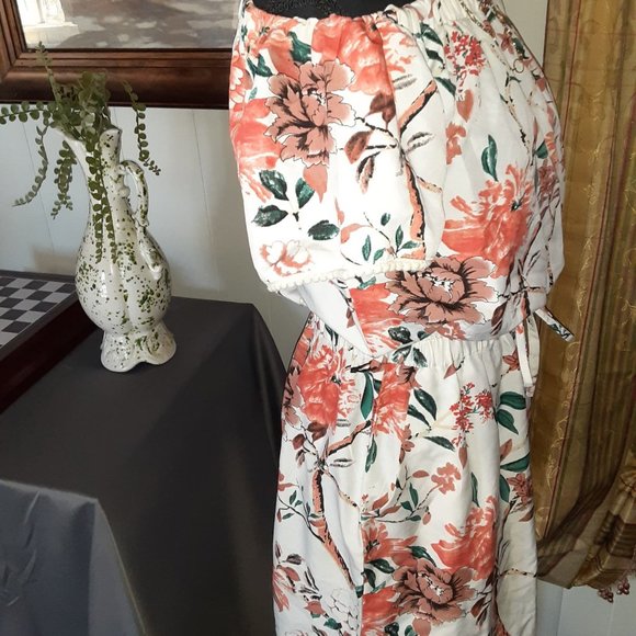 Stylehouse Off the Shoulder Floral Mini Dress w/ pockets Size Small - Picture 12 of 15